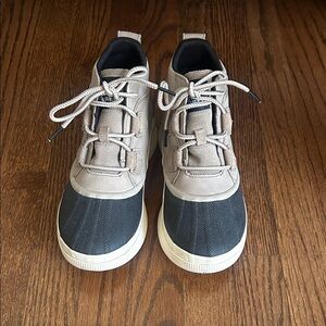 Women’s Sorel Out N About IV classic waterproof duck boots.